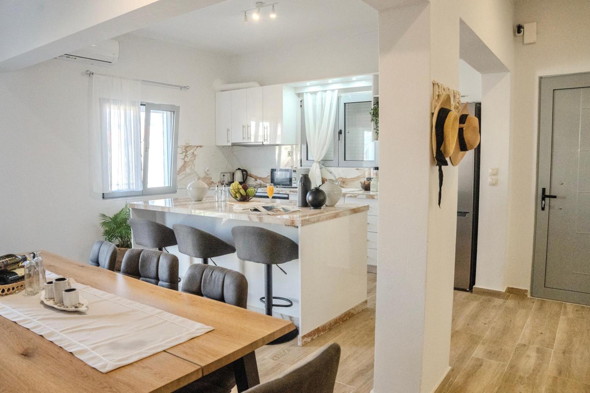 Exquisite 4-Bedroom Prestige Apartment Rhodes City Extérieur photo